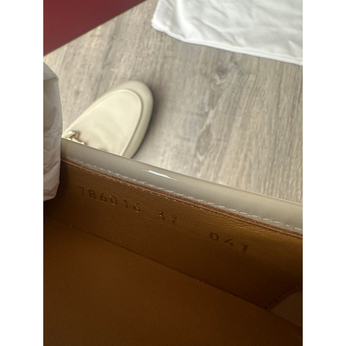 Gucci Mocassins en cuir verni Jordaan Blanc 37