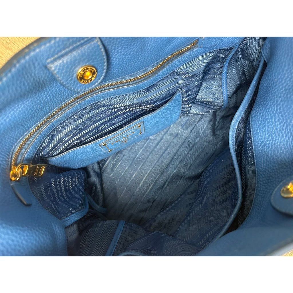 Prada Sac à main en cuir Light Frame Bleu Largeur 36 cm, Hauteur 34 cm, Profondeur 12,5 cm