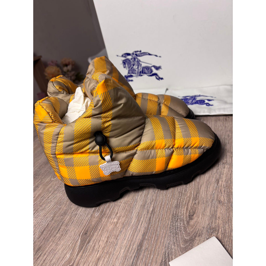 Burberry Bottes fourrées en cuir Jaune 41