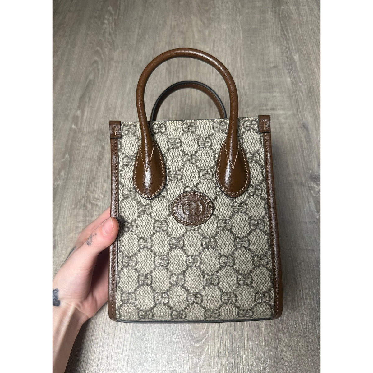 Gucci Sac bandoulière en cuir Marron Largeur 16 cm, Hauteur 20 cm, Profondeur 7 cm