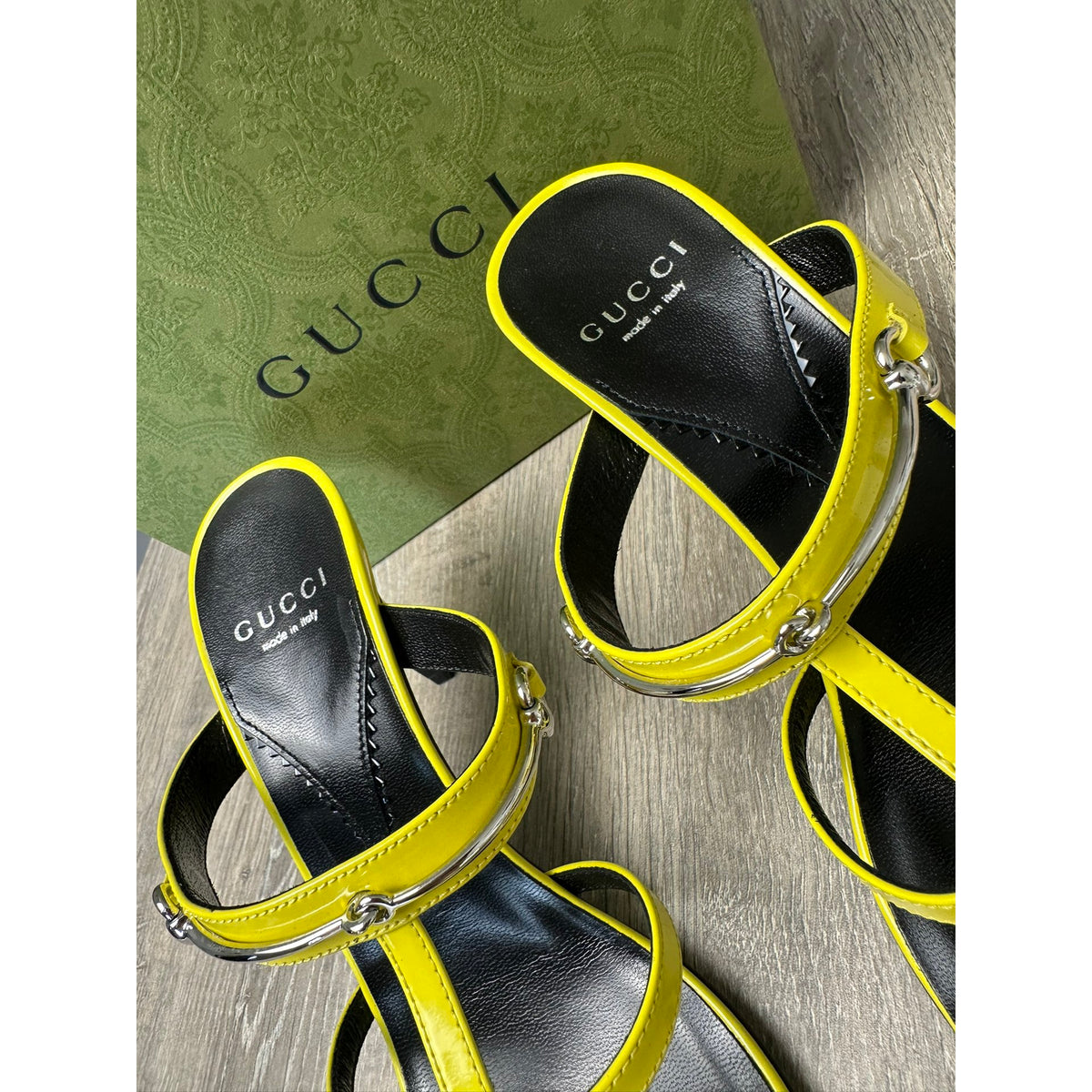 Gucci Escarpins en cuir verni Jaune 37.5