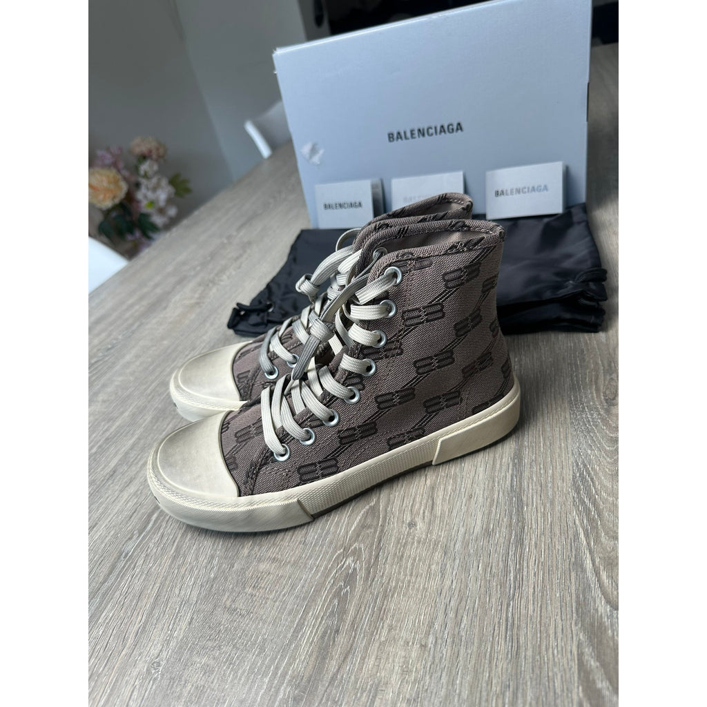 Balenciaga Baskets en toile Marron 38