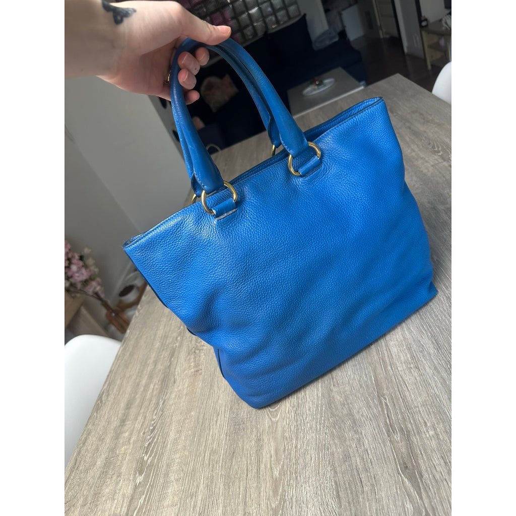 Prada Sac à main en cuir Light Frame Bleu Largeur 36 cm, Hauteur 34 cm, Profondeur 12,5 cm