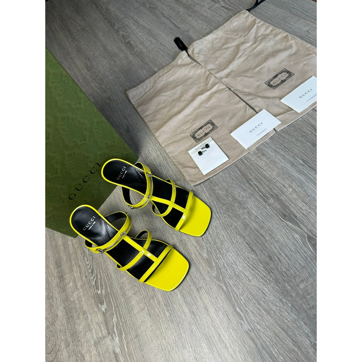 Gucci Escarpins en cuir verni Jaune 37.5