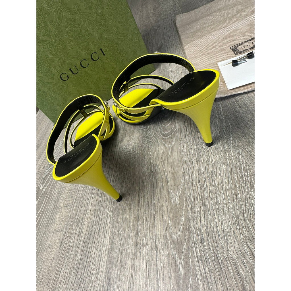 Gucci Escarpins en cuir verni Jaune 37.5