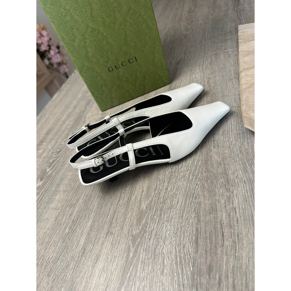Gucci Escarpins en cuir Signoria blanc slingback à bout carré, bride réglable