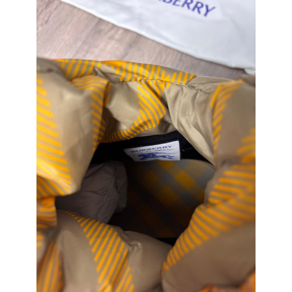 Burberry Bottes fourrées en cuir Jaune 41
