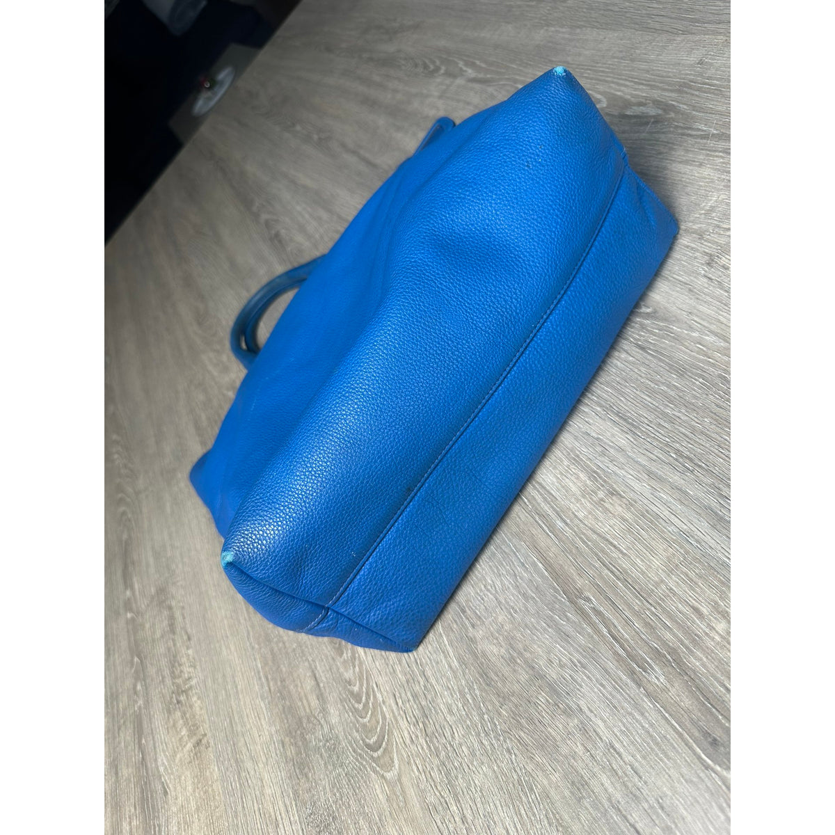 Prada Sac à main en cuir Light Frame Bleu Largeur 36 cm, Hauteur 34 cm, Profondeur 12,5 cm