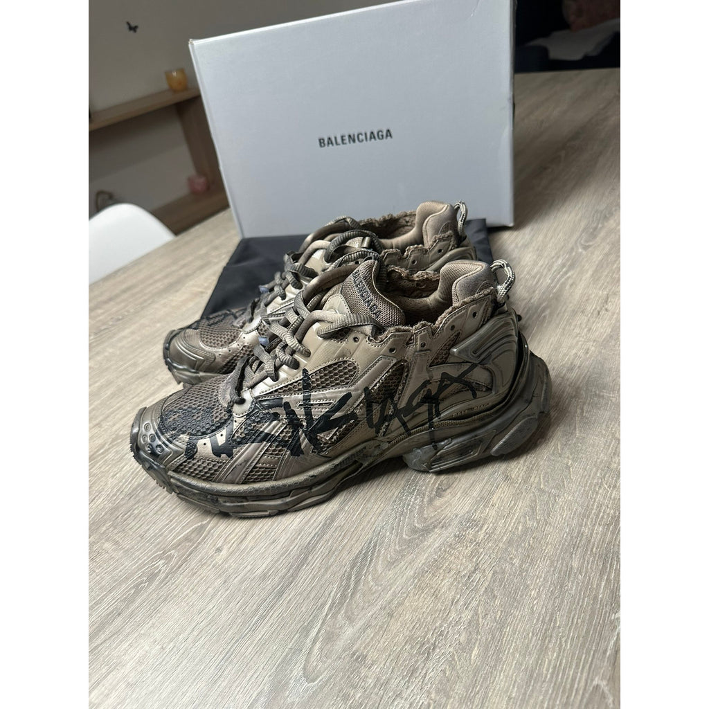 Balenciaga Baskets en cuir Runner Marron 45