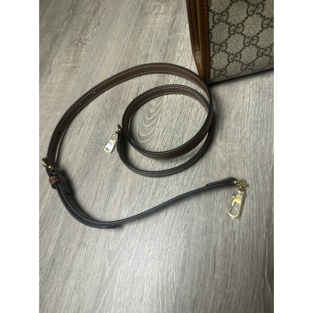Gucci Sac bandoulière en cuir Marron Largeur 16 cm, Hauteur 20 cm, Profondeur 7 cm