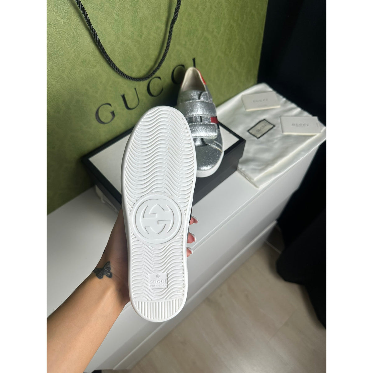 Gucci Baskets en cuir Ace Argenté 36