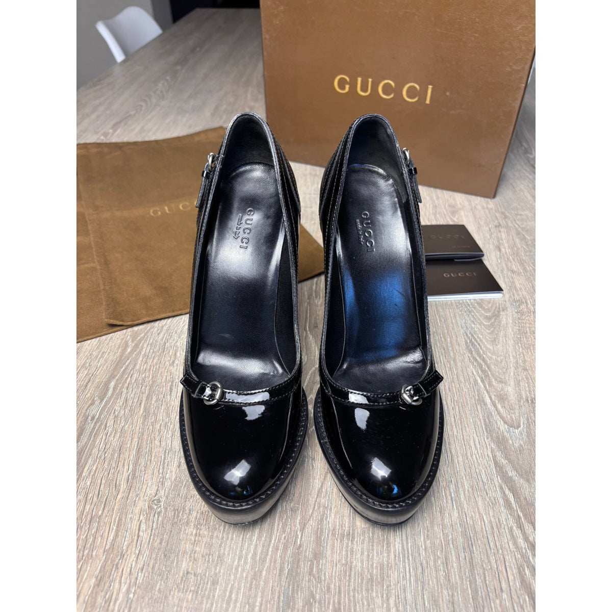 Gucci Escarpins en cuir verni Gucci Signoria Noir 37