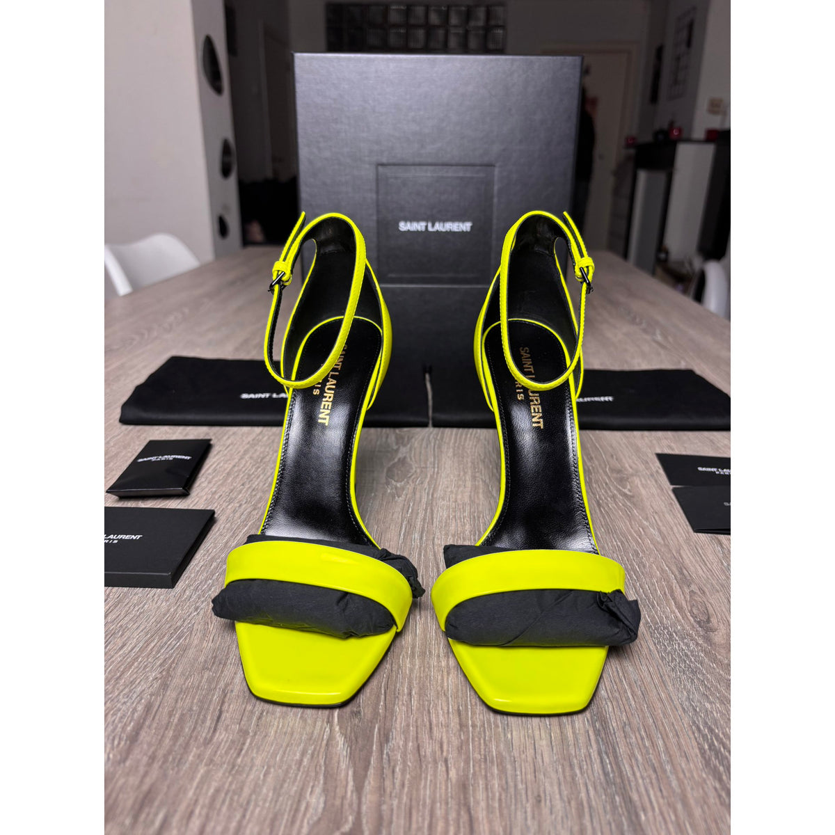 Saint Laurent Escarpins en cuir verni Jaune 37