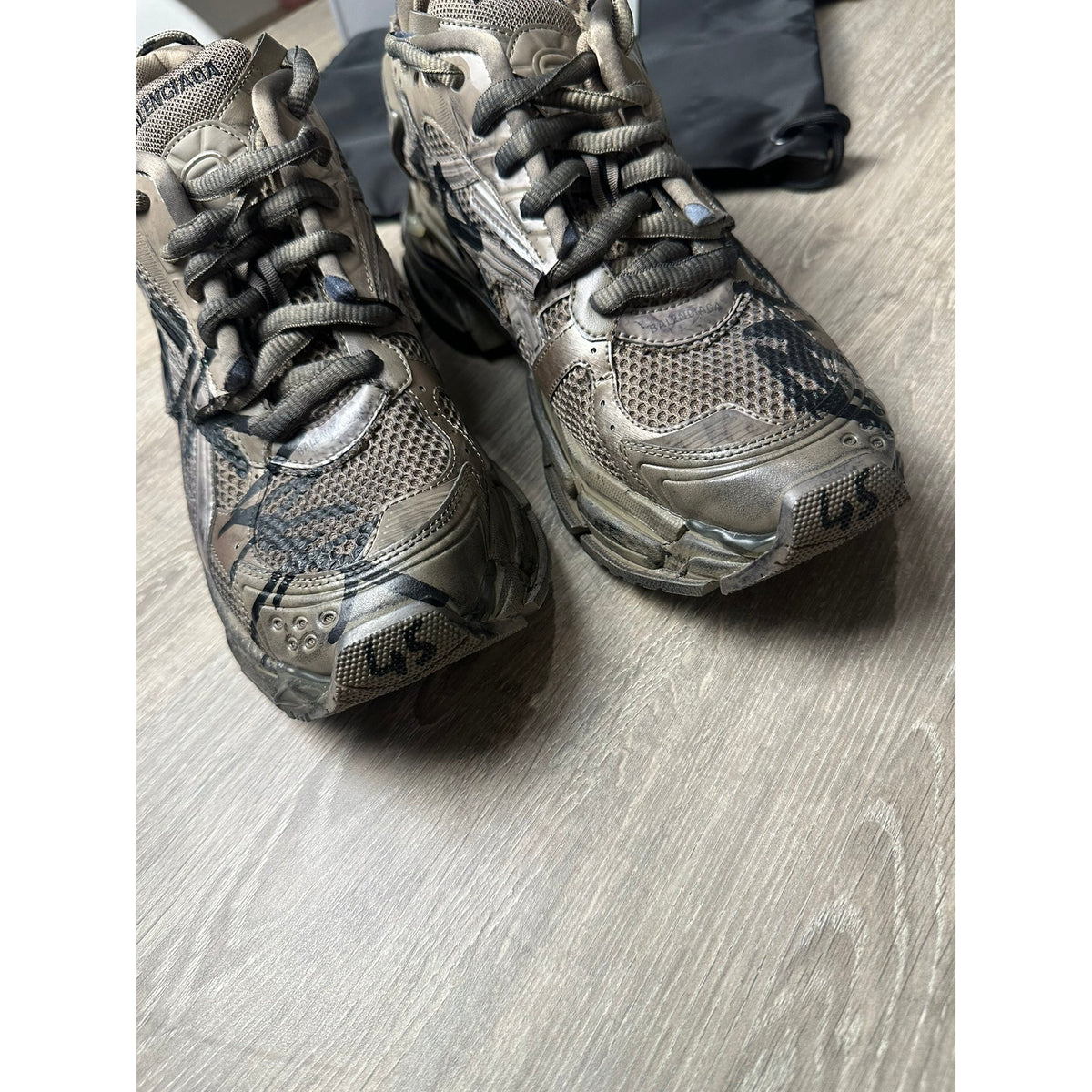 Balenciaga Baskets en cuir Runner Marron 45