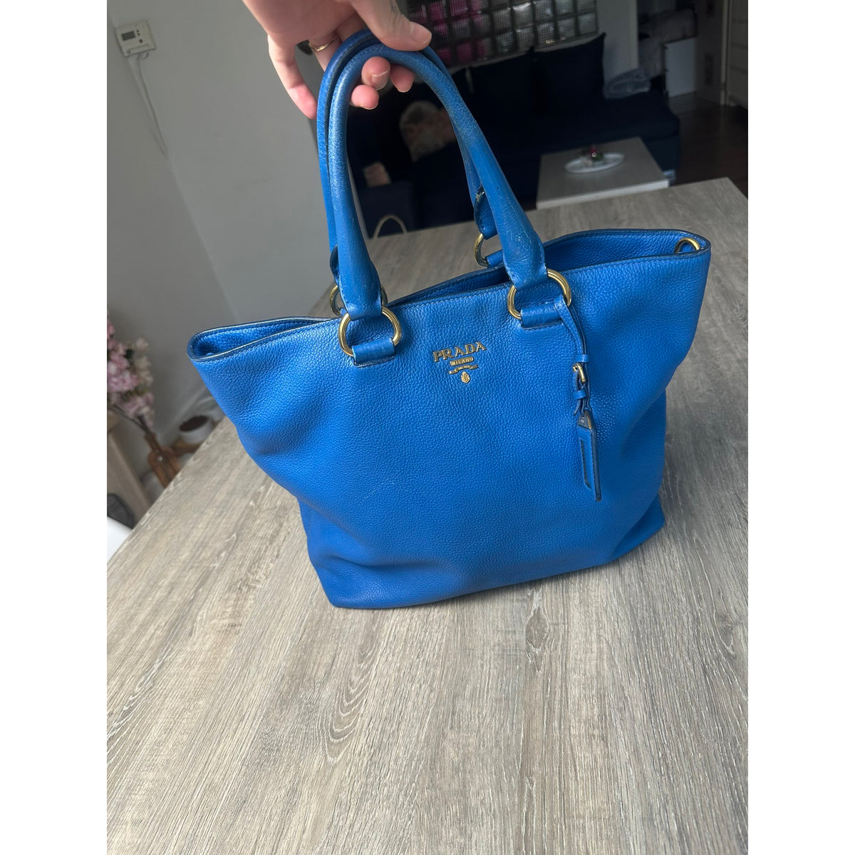 Prada Sac à main en cuir Light Frame Bleu Largeur 36 cm, Hauteur 34 cm, Profondeur 12,5 cm