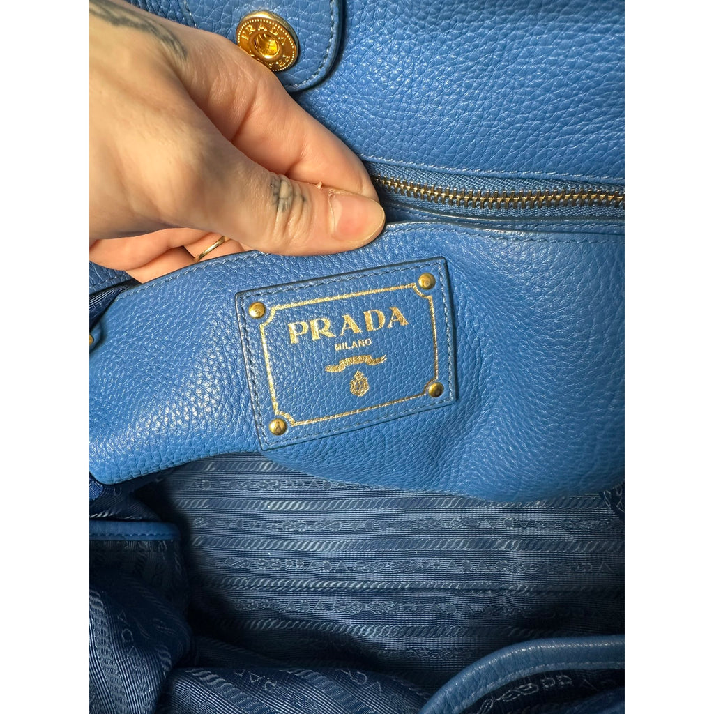 Prada Sac à main en cuir Light Frame Bleu Largeur 36 cm, Hauteur 34 cm, Profondeur 12,5 cm