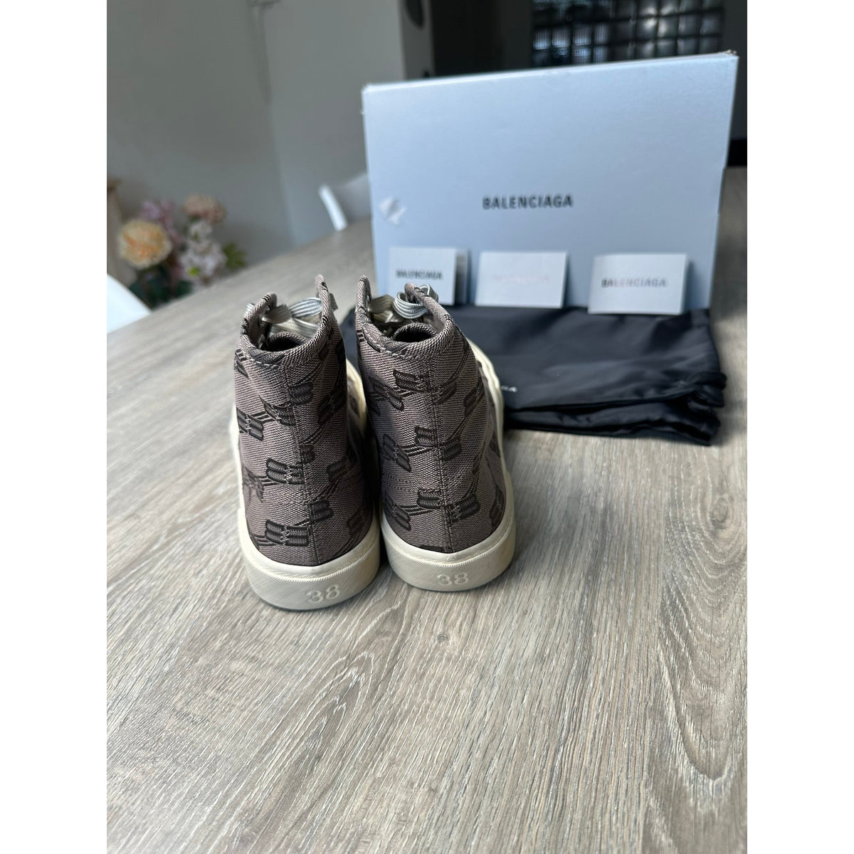 Balenciaga Baskets en toile Marron 38