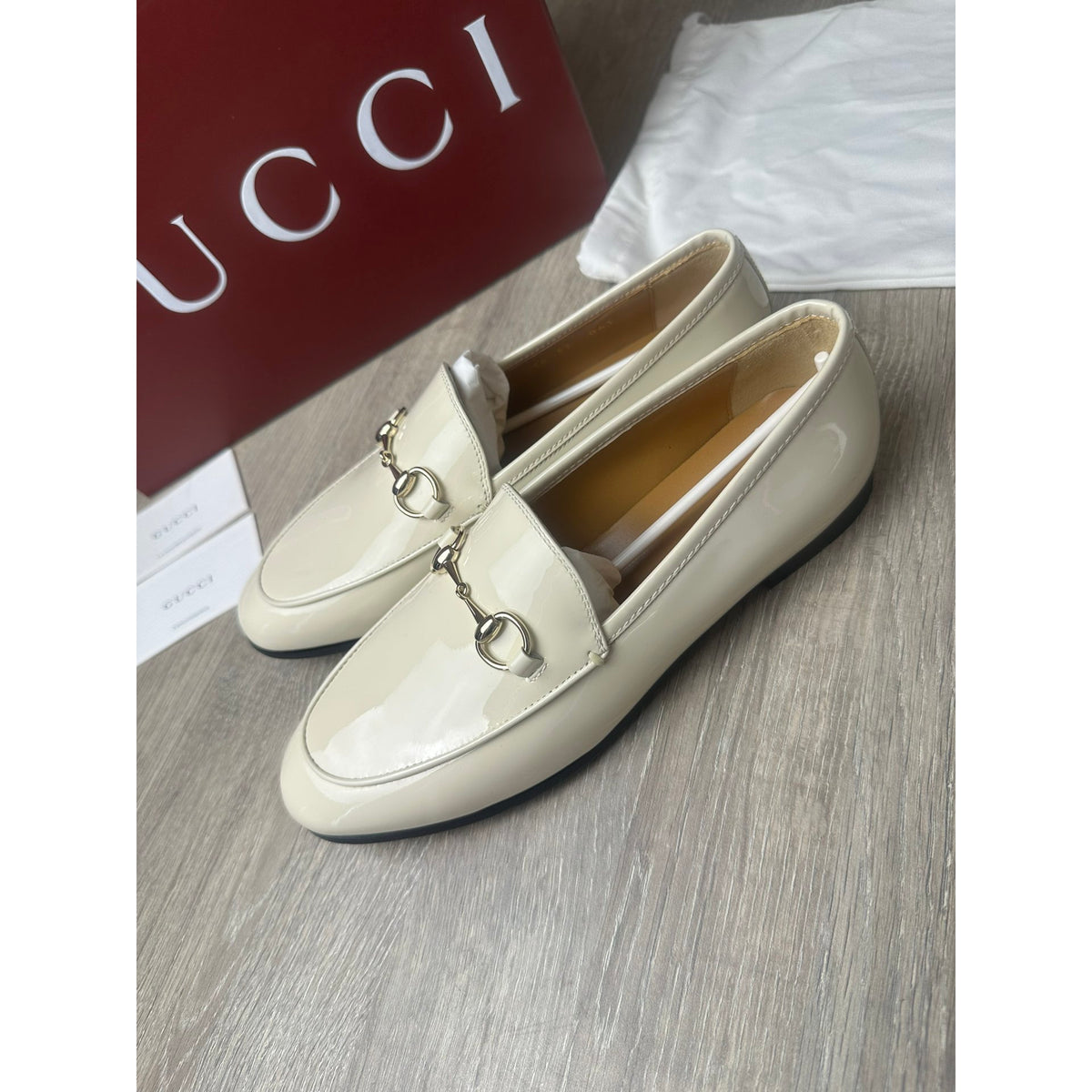 Gucci Mocassins en cuir verni Jordaan Blanc 37