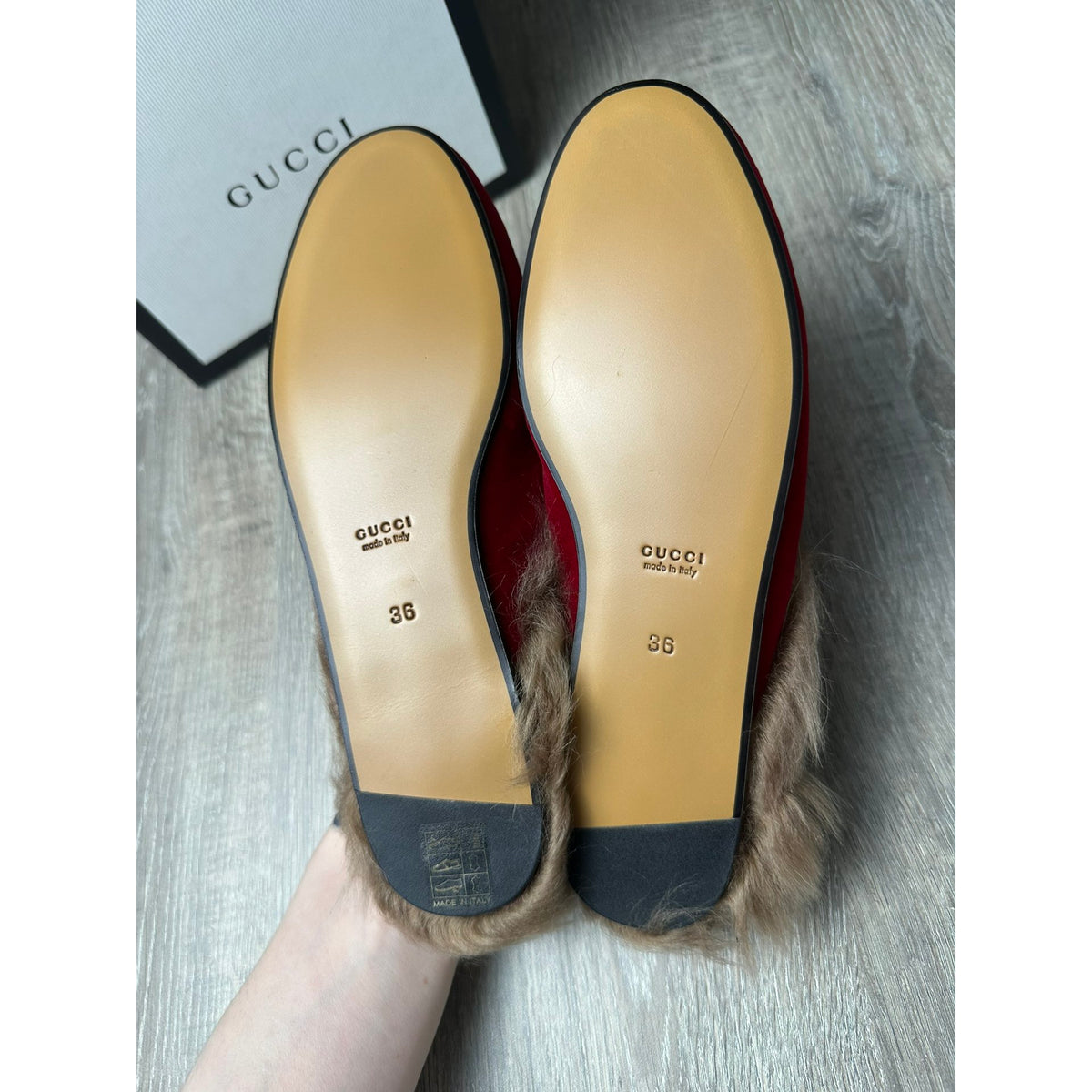 Gucci Mocassins en velours Princetown Rouge 36