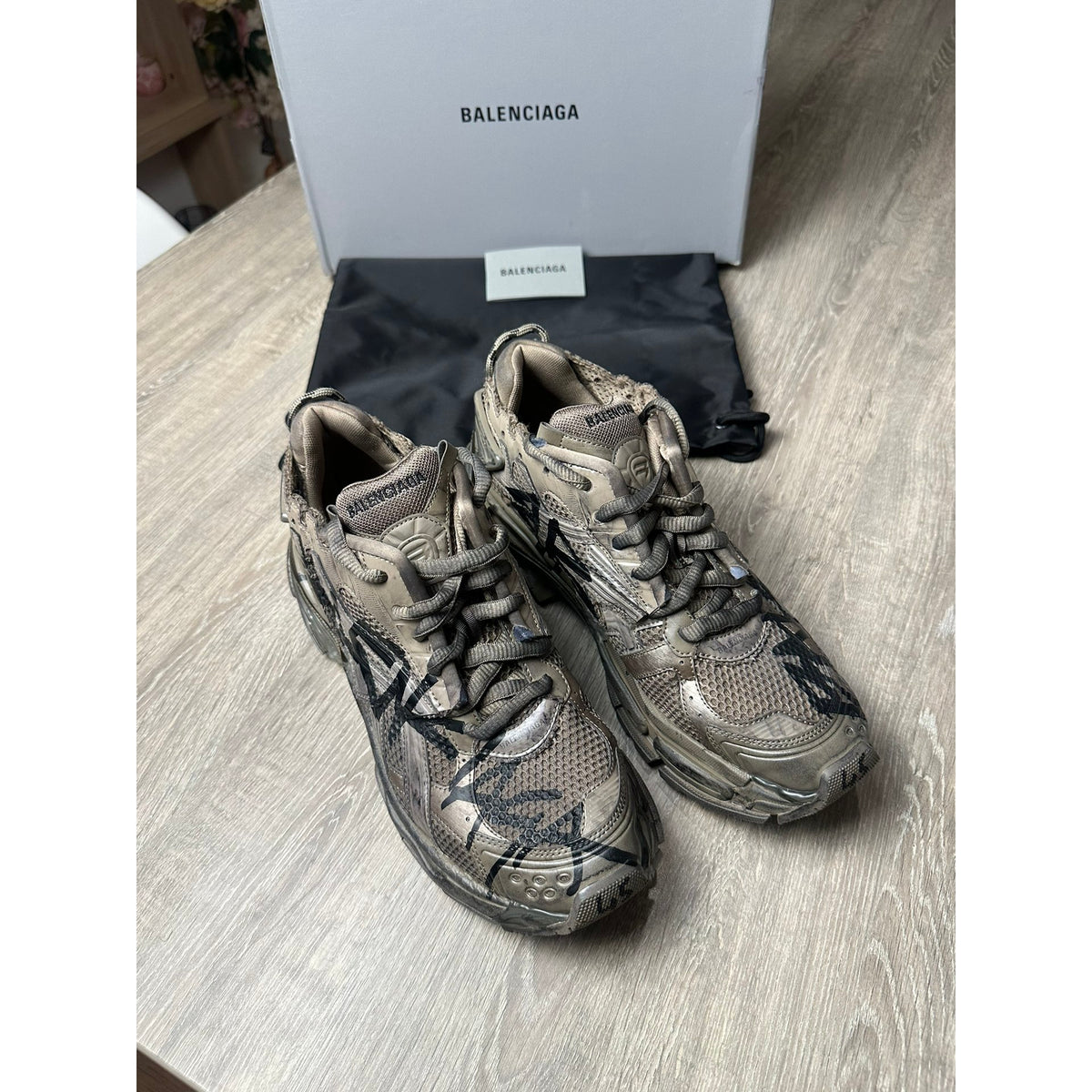 Balenciaga Baskets en cuir Runner Marron 45